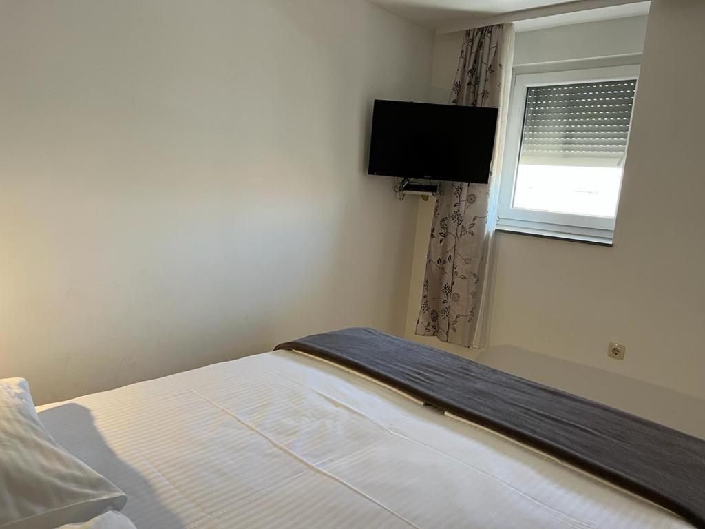 Holiday Baška Voda Eksteriør billede
